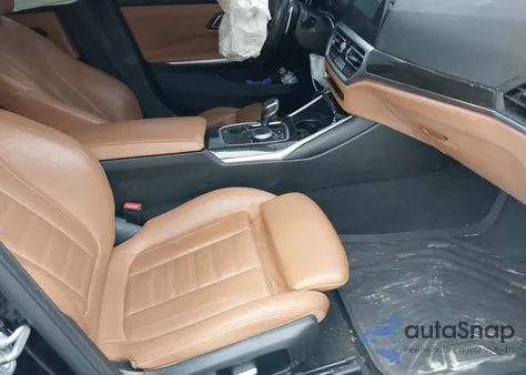 2021 BMW 330I xDrive z USA, uszkodzony, nr VIN 3MW5R7J03M8C06473